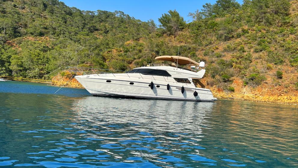 Rental of the motor yacht Hadron in the Mediterranean Sea